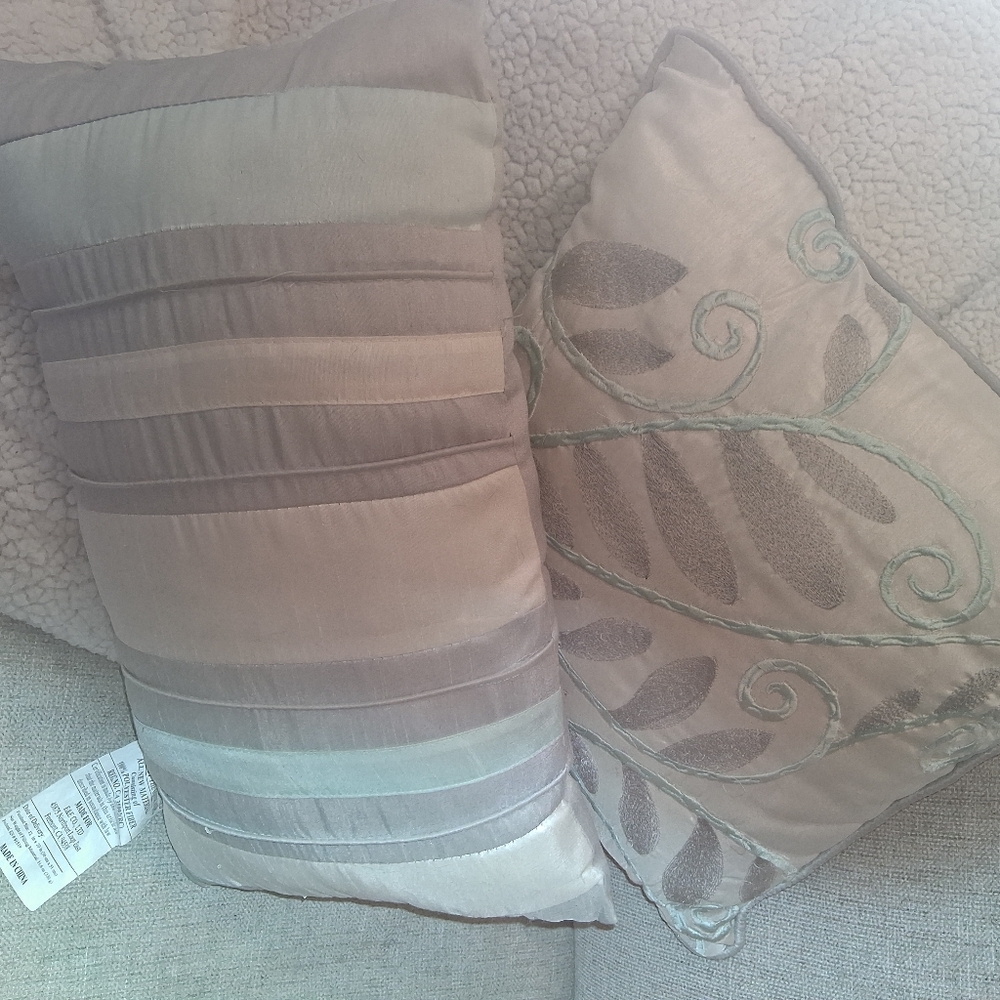 2pc Throw Pillow Set - Picture 3 of 5